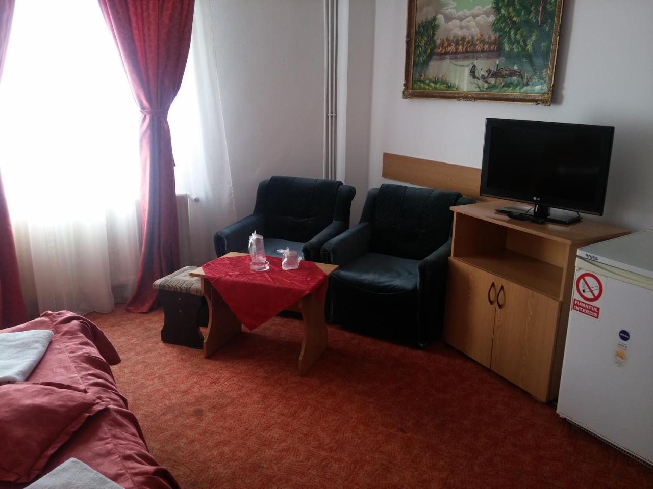 Bed and Breakfast Riviera Valceana Râmnicu Vâlcea Esterno foto