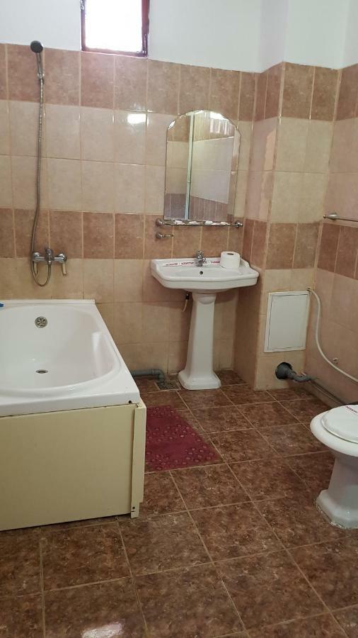 Bed and Breakfast Riviera Valceana Râmnicu Vâlcea Esterno foto