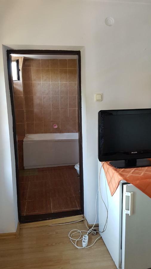 Bed and Breakfast Riviera Valceana Râmnicu Vâlcea Esterno foto
